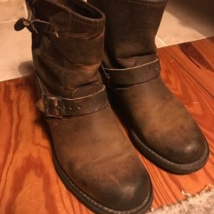 Frye Veronica bootie brown